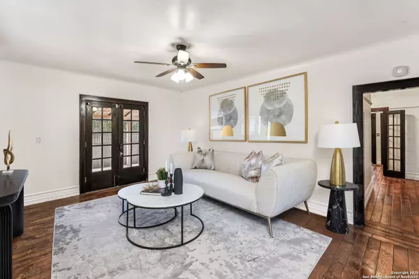 San Antonio, TX 78209,162 Davis Court