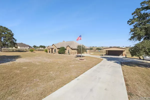 La Vernia, TX 78121-5901,131 Scenic hills