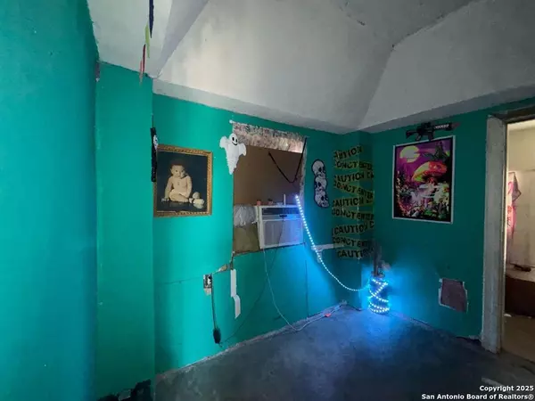 Laredo, TX 78046,2206 smith