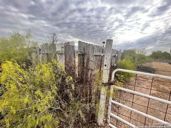 Laredo, TX 78043,1 ACRE 79 TRACT Las Pilas Rd