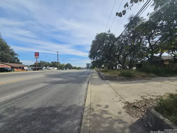 San Antonio, TX 78238,5142 Wurzbach Rd