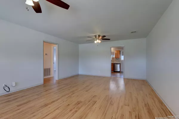 Kerrville, TX 78028,120 Travis