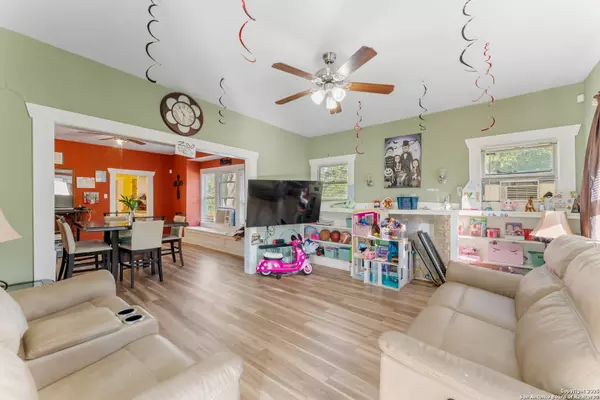 San Antonio, TX 78214,1427 Pyron