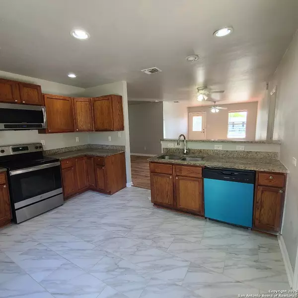 San Antonio, TX 78218,5815 Castle Lake