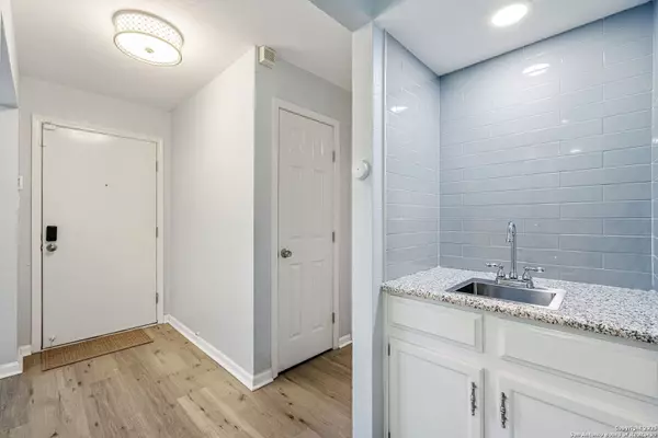 San Antonio, TX 78250,5638 Timber Wagon