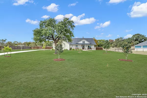 113 N TRANQUILITY, La Vernia, TX 78121