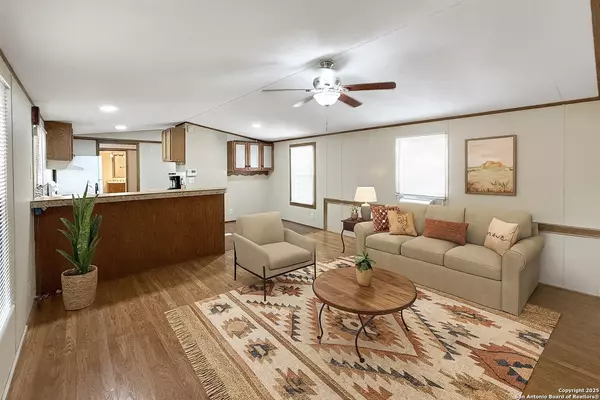 Mcqueeney, TX 78123,1521 PECAN DR NW