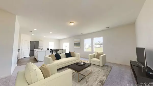 San Antonio, TX 78252,7215 King Bend