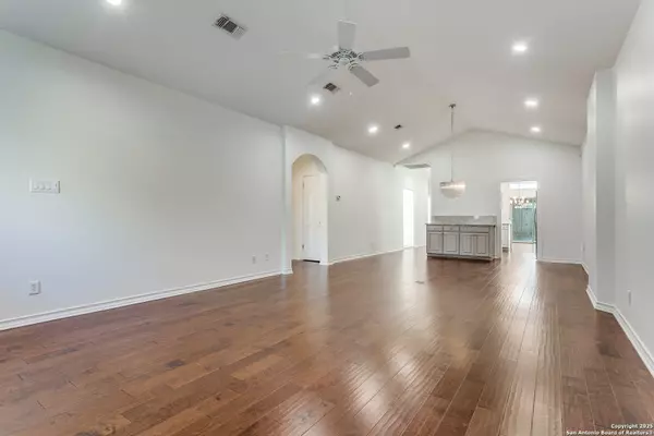 San Antonio, TX 78218,85 Oakwell Farms Pkwy