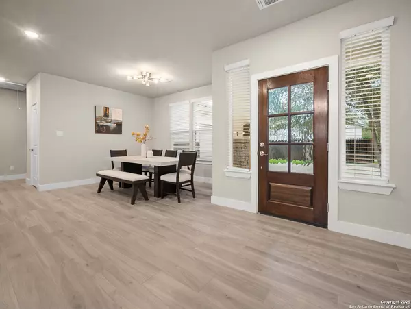 San Antonio, TX 78212,5338 Howard St