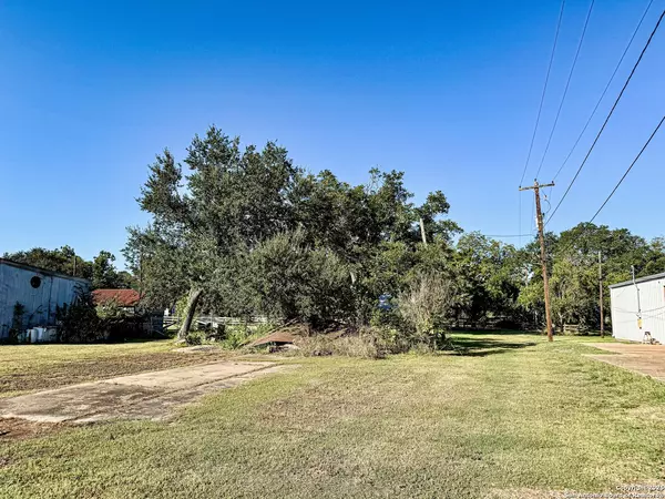 East Bernard, TX 77435,130 Urbanec St