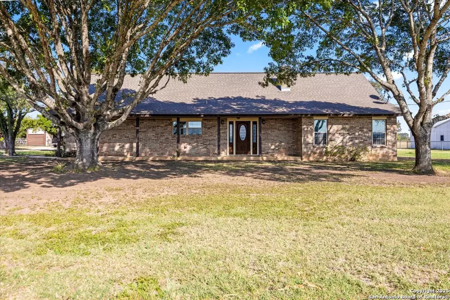 2108 Fm 471, Castroville, TX 78009