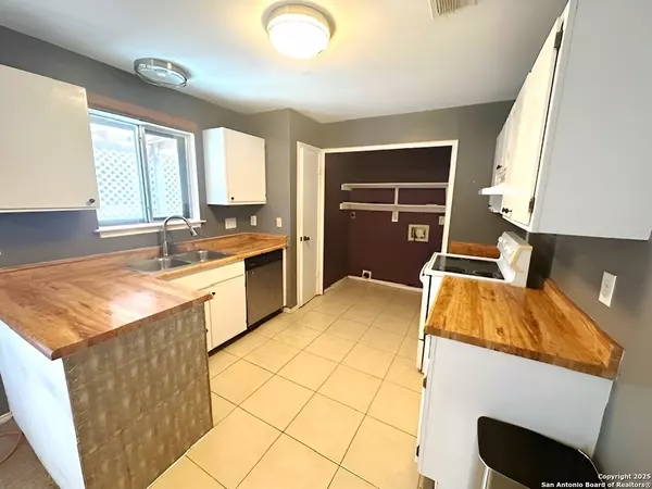 Universal City, TX 78148,731 Garden Meadow