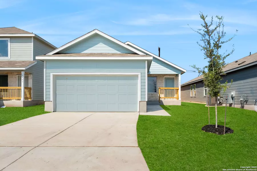 1447 Neria Loop, San Antonio, TX 78224