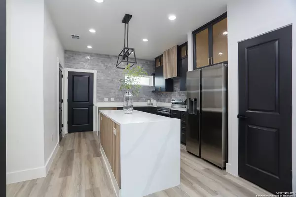 138 Lachapelle, San Antonio, TX 78204
