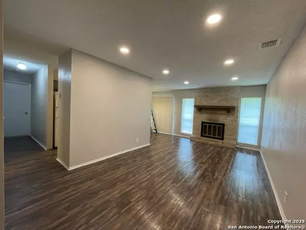 San Antonio, TX 78239,6811 Agua Calientes