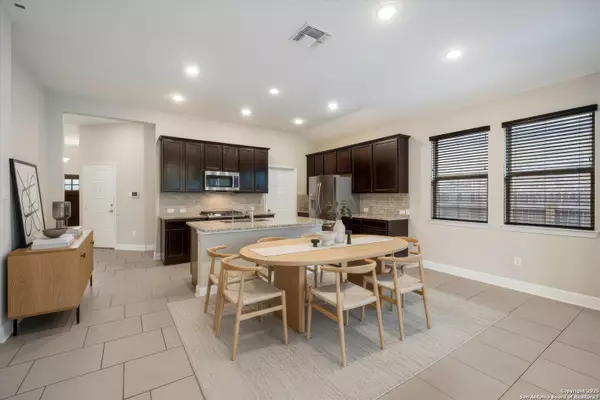 San Antonio, TX 78254,8808 Pinto Cyn