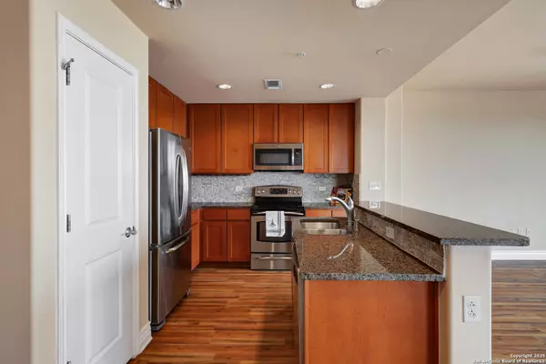 San Antonio, TX 78202,215 Center st. UNIT 1905