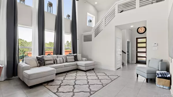 San Antonio, TX 78266,5606 Holly Hollow