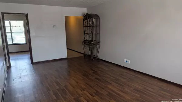 San Antonio, TX 78201,911 Vance Jackson UNIT 203-J