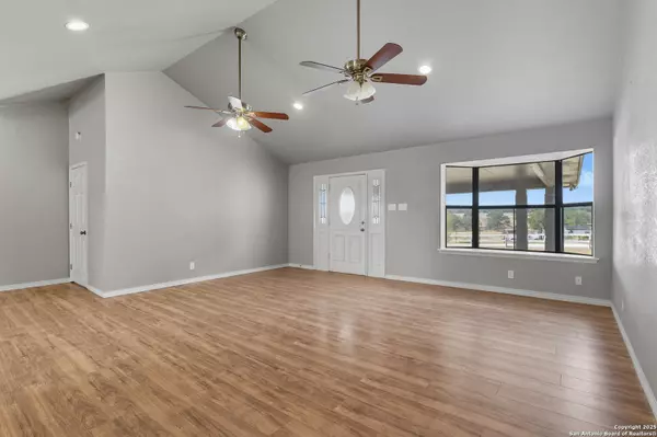 La Vernia, TX 78121,706 Sunrise