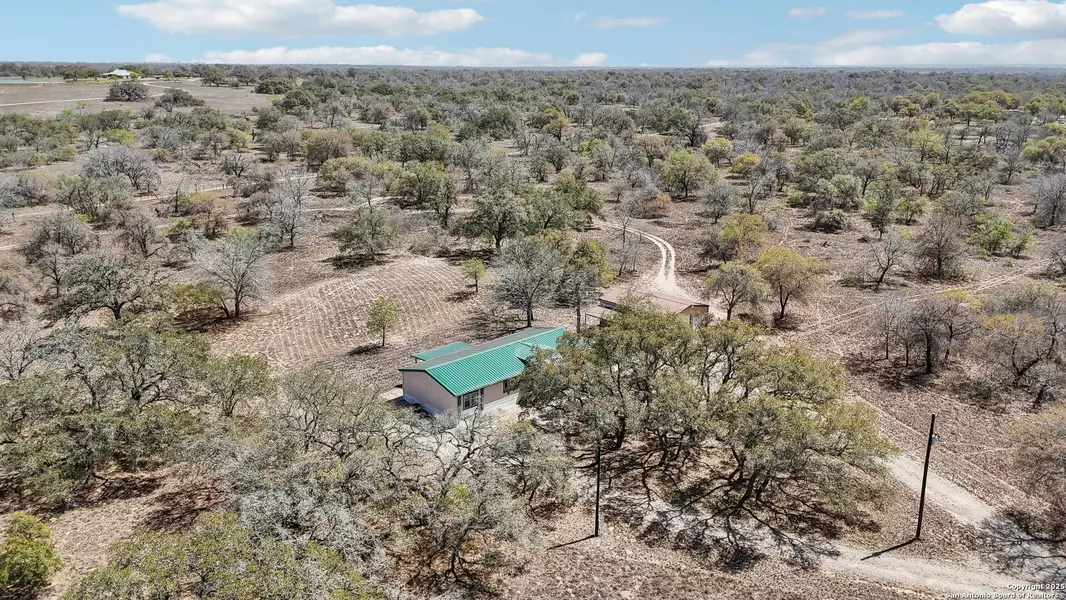 609 County Road 785, Natalia, TX 78059