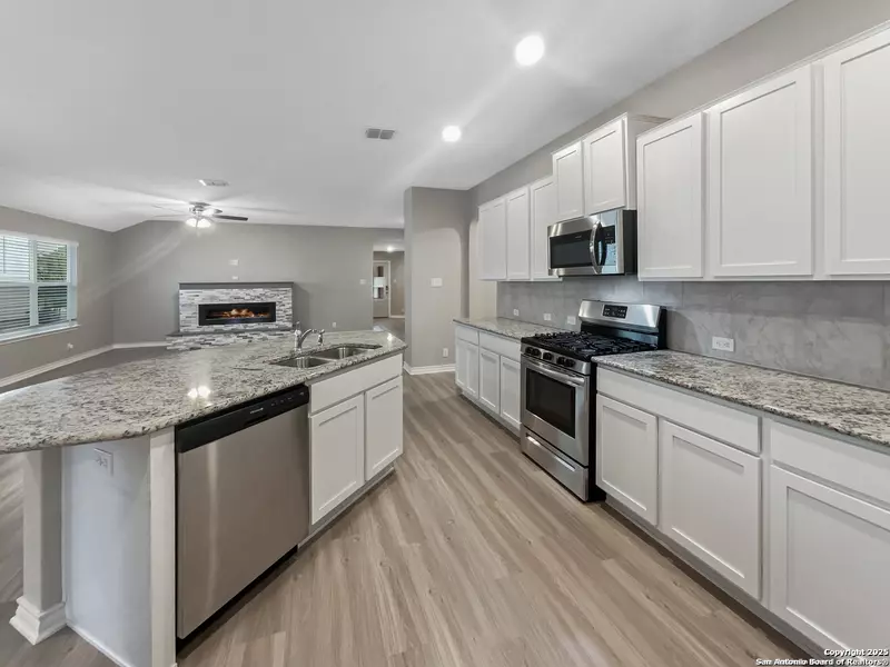 843 BROWN THRASHER, San Antonio, TX 78253