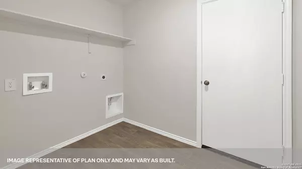 New Braunfels, TX 78130,718 JENNIFER WAY