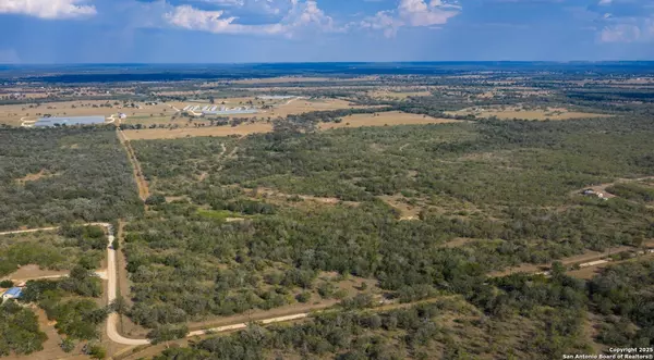 Waelder, TX 78959,916 County Road 421