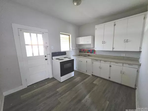 Lytle, TX 78059,15164 OAK ST