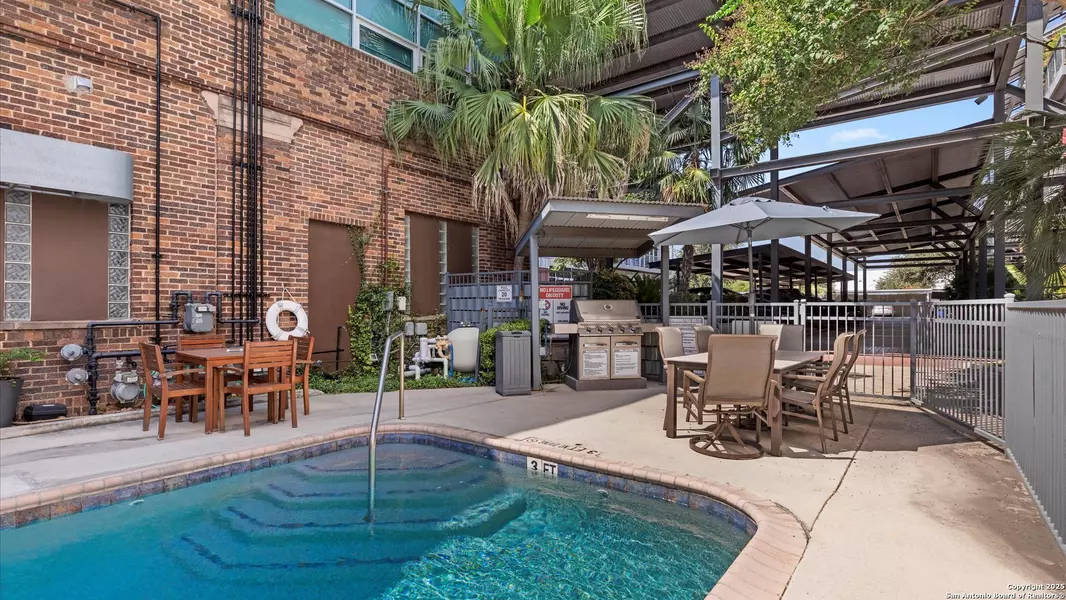 1339 Flores UNIT 105B, San Antonio, TX 78204