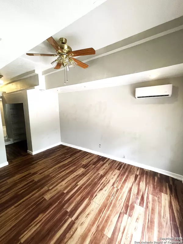 San Antonio, TX 78212,604 Hollywood Avenue