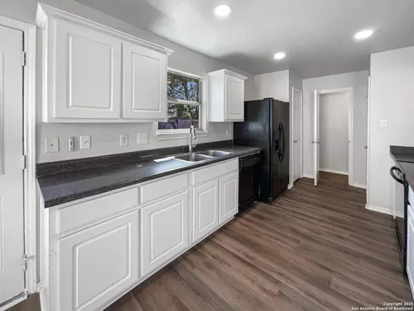 San Antonio, TX 78252,5526 Bat