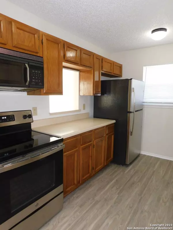 San Antonio, TX 78250-5837,9006 ROQUEFORT