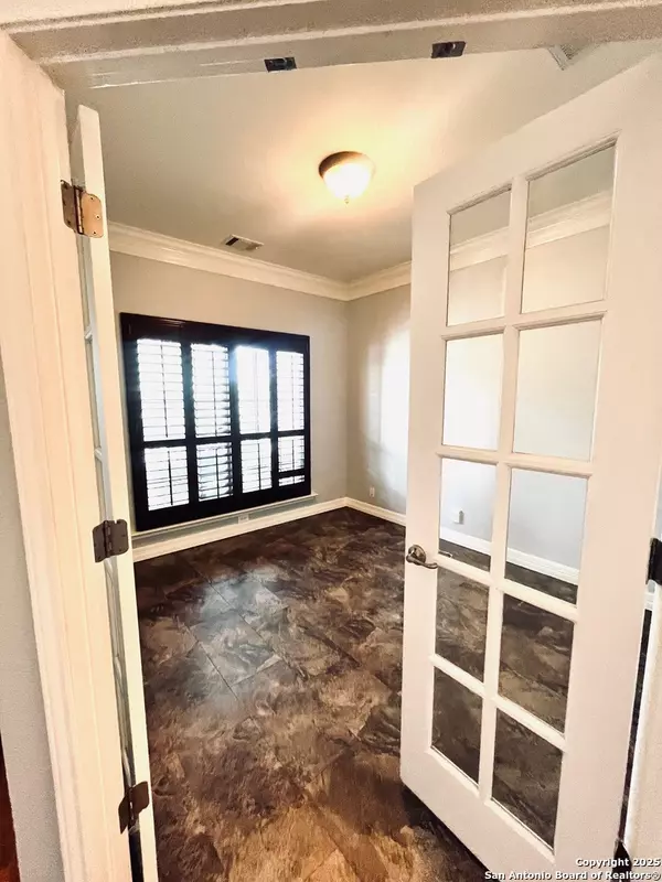 San Antonio, TX 78260,23622 Silversmith