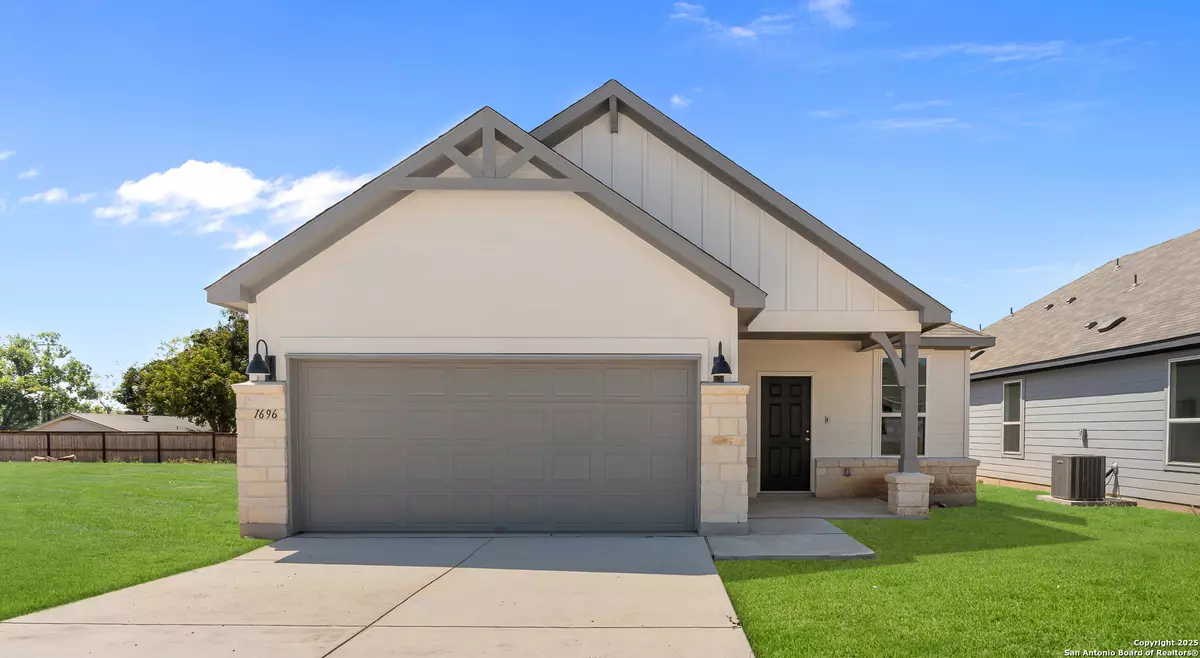 New Braunfels, TX 78130,1696 Quiet Teal