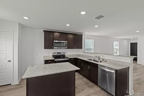 New Braunfels, TX 78130,1527 Silver Run