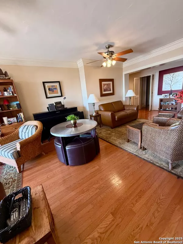 San Antonio, TX 78229,7701 Wurzbach UNIT 1107