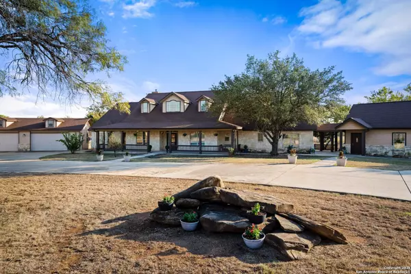 765 Loop 1604, St Hedwig, TX 78152