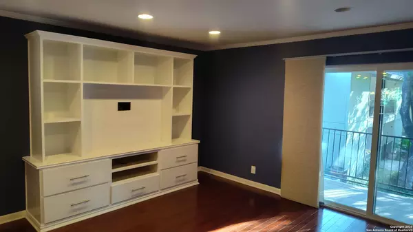 San Antonio, TX 78209,100 Lorenz UNIT 302