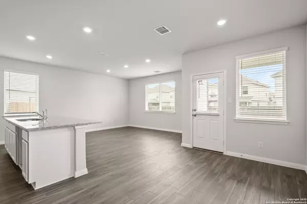 San Antonio, TX 78245,10110 Carnelian Cove