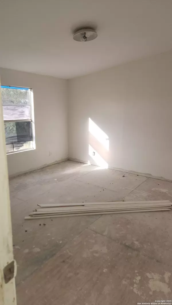 San Antonio, TX 78264,21010 Escondido