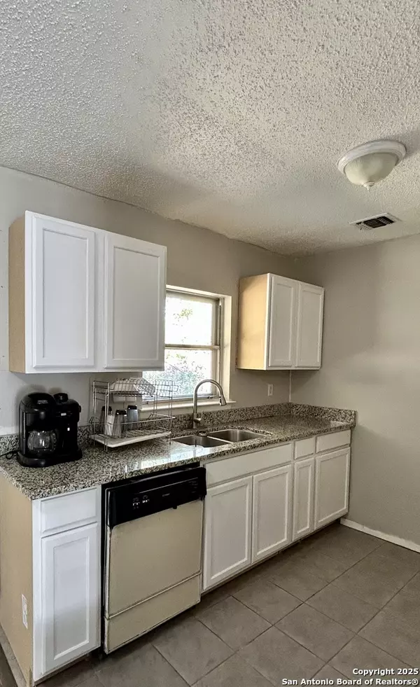 Kirby, TX 78219,809 Hickory Hill