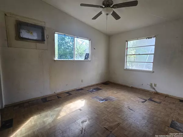 San Antonio, TX 78242,7518 Sleepy Valley