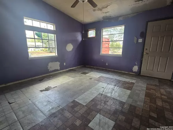 San Antonio, TX 78242,7518 Sleepy Valley