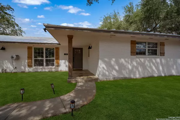 Pleasanton, TX 78064,1120 maia