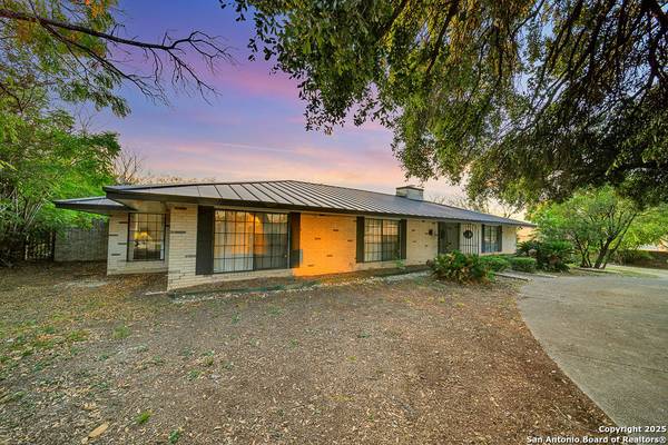 605 Squires, Castle Hills, TX 78213