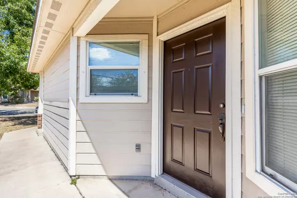 San Antonio, TX 78245,9802 Vandenberg Way