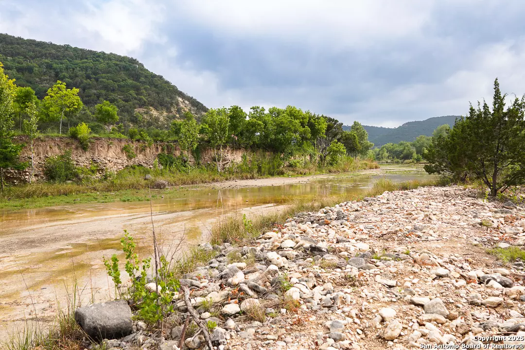 Vanderpool, TX 78885,35298 Fm 187