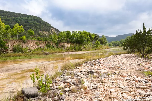 35298 Fm 187, Vanderpool, TX 78885